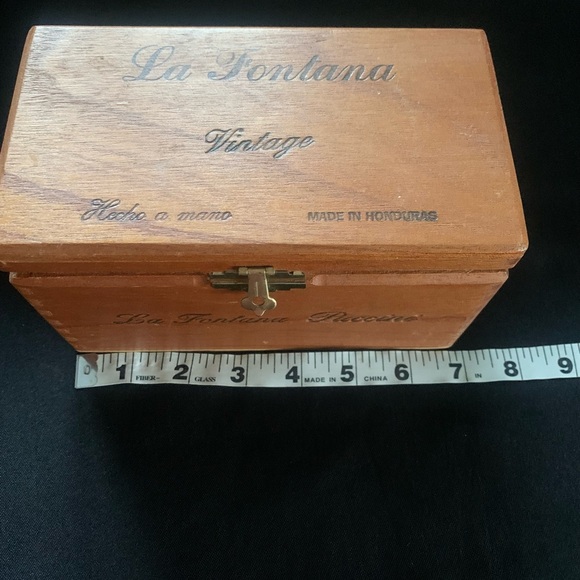 Vintage La Fontana Cigar Box - Picture 6 of 7